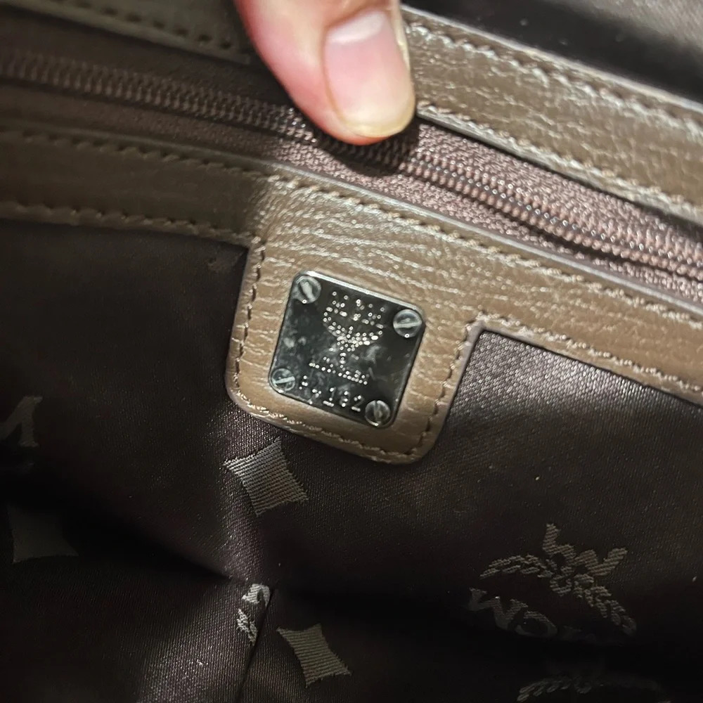 MCM MONOGRAM MESSENGER BAG - Picture 14 of 16